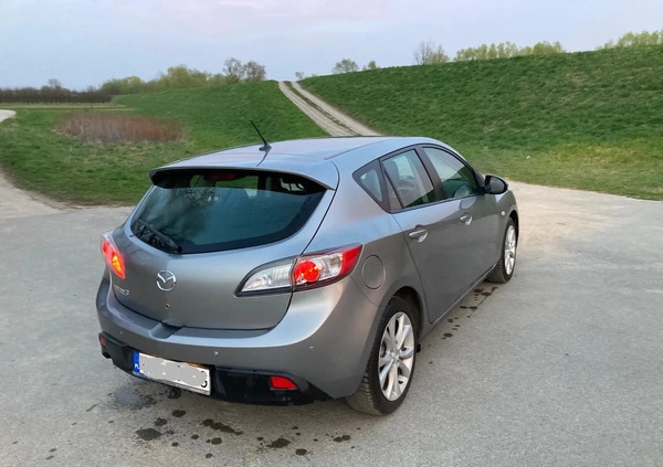 Mazda 3 cena 24900 przebieg: 151500, rok produkcji 2010 z Zawichost małe 301